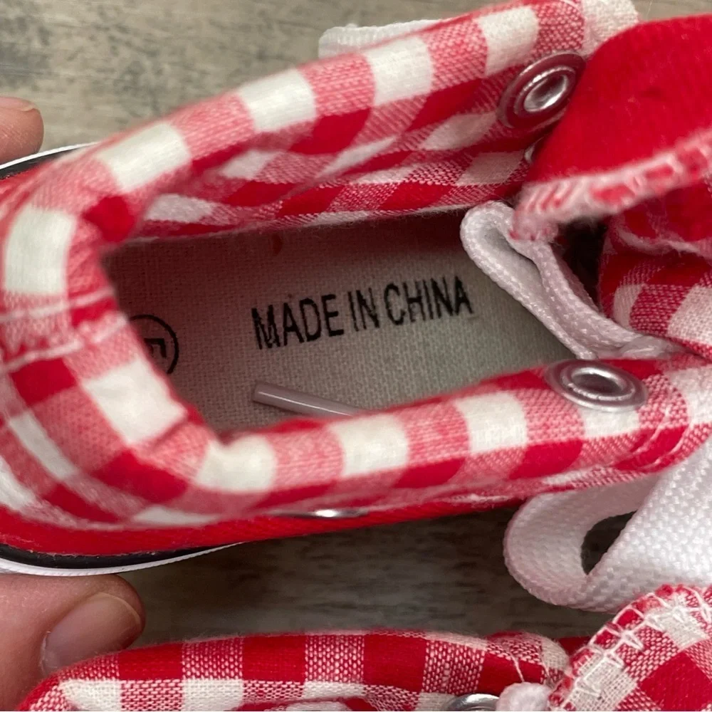 Kids sz 5 White and Red Checkered‎ High Top Canvas Sneakers Everyday Use